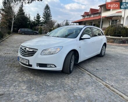 Белый Опель Инсигния, объемом двигателя 1.96 л и пробегом 236 тыс. км за 7800 $, фото 1 на Automoto.ua