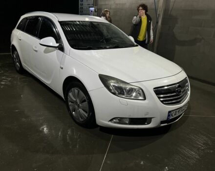 Белый Опель Инсигния, объемом двигателя 2 л и пробегом 325 тыс. км за 6599 $, фото 3 на Automoto.ua