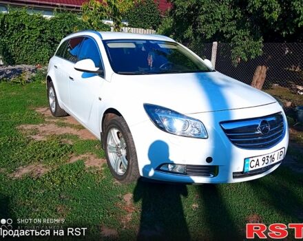 Белый Опель Инсигния, объемом двигателя 2 л и пробегом 200 тыс. км за 8299 $, фото 3 на Automoto.ua