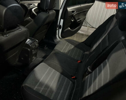 Белый Опель Инсигния, объемом двигателя 1.96 л и пробегом 295 тыс. км за 6450 $, фото 9 на Automoto.ua