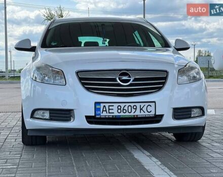 Білий Опель Інсігнія, об'ємом двигуна 2 л та пробігом 290 тис. км за 7900 $, фото 5 на Automoto.ua