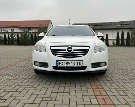 Белый Опель Инсигния, объемом двигателя 1.96 л и пробегом 323 тыс. км за 7300 $, фото 1 на Automoto.ua