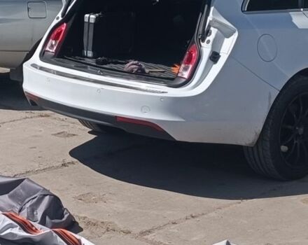 Белый Опель Инсигния, объемом двигателя 2 л и пробегом 260 тыс. км за 8500 $, фото 3 на Automoto.ua