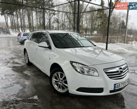 Белый Опель Инсигния, объемом двигателя 1.96 л и пробегом 235 тыс. км за 6450 $, фото 2 на Automoto.ua