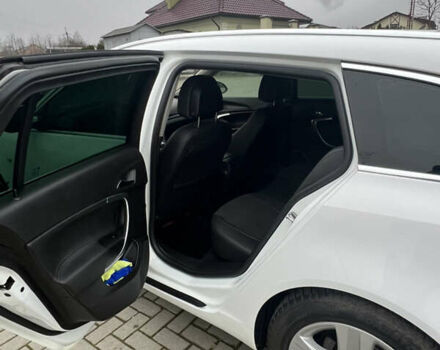 Белый Опель Инсигния, объемом двигателя 1.96 л и пробегом 323 тыс. км за 7300 $, фото 14 на Automoto.ua