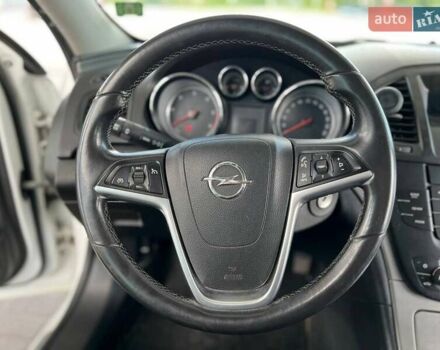 Білий Опель Інсігнія, об'ємом двигуна 2 л та пробігом 290 тис. км за 7900 $, фото 11 на Automoto.ua