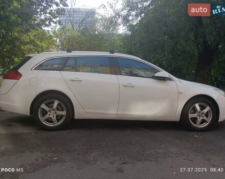 Белый Опель Инсигния, объемом двигателя 1.96 л и пробегом 390 тыс. км за 7400 $, фото 2 на Automoto.ua