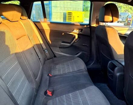 Белый Опель Инсигния, объемом двигателя 2 л и пробегом 345 тыс. км за 6300 $, фото 1 на Automoto.ua