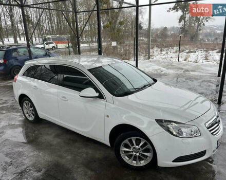 Белый Опель Инсигния, объемом двигателя 1.96 л и пробегом 235 тыс. км за 6450 $, фото 5 на Automoto.ua