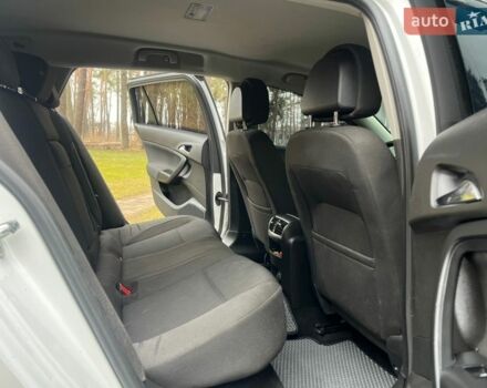 Білий Опель Інсігнія, об'ємом двигуна 2.8 л та пробігом 265 тис. км за 6500 $, фото 33 на Automoto.ua