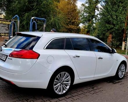 Опель Инсигния 2012 в Кривом Роге на Automoto.ua Белый Опель Инсигния, объемом двигателя 1.96 л и пробегом 317 тыс. км за 8100 $, фото 4 на Automoto.ua