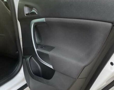 Белый Опель Инсигния, объемом двигателя 1.96 л и пробегом 274 тыс. км за 10200 $, фото 26 на Automoto.ua