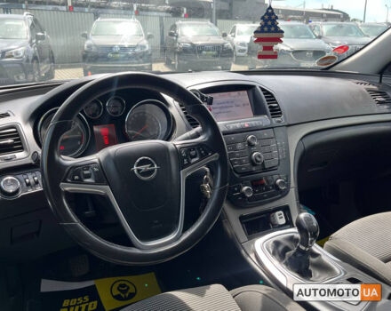 Белый Опель Инсигния, объемом двигателя 2 л и пробегом 213 тыс. км за 9900 $, фото 9 на Automoto.ua