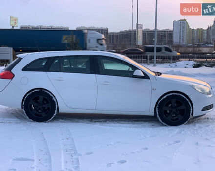 Белый Опель Инсигния, объемом двигателя 1.96 л и пробегом 276 тыс. км за 7600 $, фото 4 на Automoto.ua