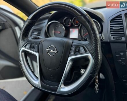 Белый Опель Инсигния, объемом двигателя 2 л и пробегом 130 тыс. км за 9300 $, фото 12 на Automoto.ua