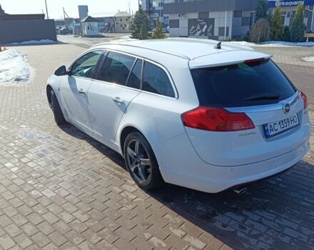 Білий Опель Інсігнія, об'ємом двигуна 0 л та пробігом 328 тис. км за 8100 $, фото 4 на Automoto.ua