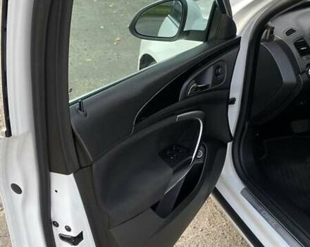 Белый Опель Инсигния, объемом двигателя 1.96 л и пробегом 274 тыс. км за 10200 $, фото 14 на Automoto.ua