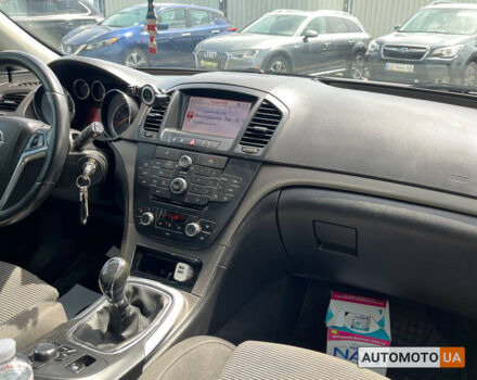 Белый Опель Инсигния, объемом двигателя 2 л и пробегом 213 тыс. км за 9900 $, фото 20 на Automoto.ua