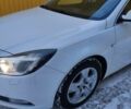 Белый Опель Инсигния, объемом двигателя 1.96 л и пробегом 302 тыс. км за 9500 $, фото 2 на Automoto.ua