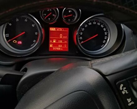 Белый Опель Инсигния, объемом двигателя 1.96 л и пробегом 317 тыс. км за 8100 $, фото 1 на Automoto.ua