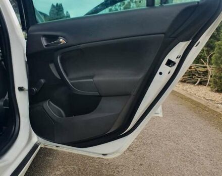 Опель Інсігнія 2012 у Мукачеве на Automoto.ua Білий Опель Інсігнія, об'ємом двигуна 2 л та пробігом 217 тис. км за 9400 $, фото 15 на Automoto.ua