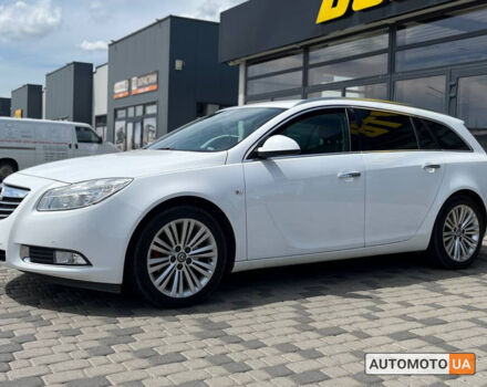 Белый Опель Инсигния, объемом двигателя 2 л и пробегом 213 тыс. км за 9900 $, фото 2 на Automoto.ua