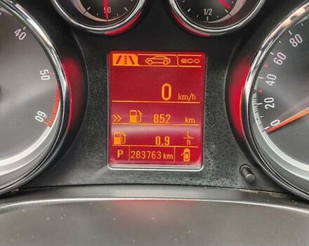 Белый Опель Инсигния, объемом двигателя 1.96 л и пробегом 287 тыс. км за 8300 $, фото 2 на Automoto.ua