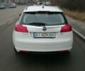 Белый Опель Инсигния, объемом двигателя 2 л и пробегом 185 тыс. км за 9542 $, фото 3 на Automoto.ua