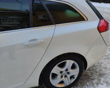 Белый Опель Инсигния, объемом двигателя 1.96 л и пробегом 302 тыс. км за 9500 $, фото 5 на Automoto.ua