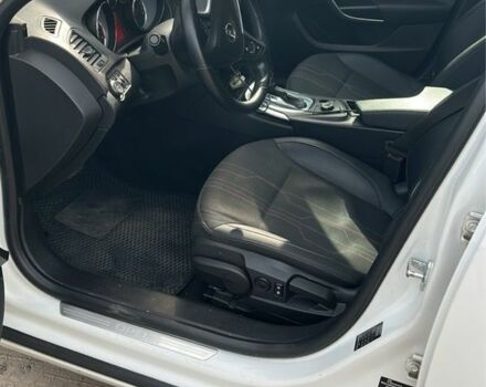 Білий Опель Інсігнія, об'ємом двигуна 2 л та пробігом 3 тис. км за 8600 $, фото 6 на Automoto.ua