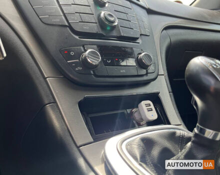 Белый Опель Инсигния, объемом двигателя 2 л и пробегом 213 тыс. км за 9900 $, фото 18 на Automoto.ua