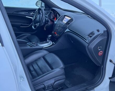 Белый Опель Инсигния, объемом двигателя 2 л и пробегом 326 тыс. км за 7600 $, фото 4 на Automoto.ua