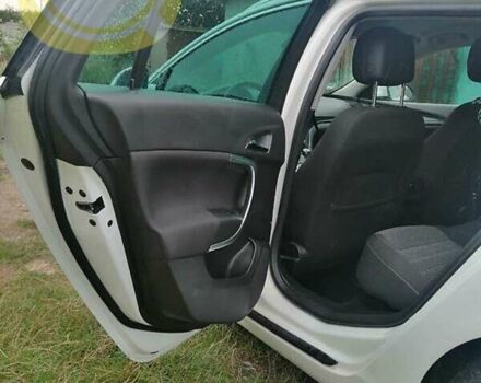 Білий Опель Інсігнія, об'ємом двигуна 1.96 л та пробігом 270 тис. км за 7700 $, фото 20 на Automoto.ua