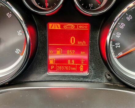 Белый Опель Инсигния, объемом двигателя 2 л и пробегом 290 тыс. км за 7900 $, фото 4 на Automoto.ua