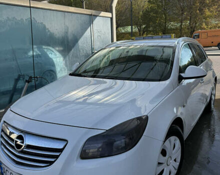 Белый Опель Инсигния, объемом двигателя 1.96 л и пробегом 345 тыс. км за 7500 $, фото 1 на Automoto.ua