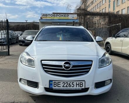 Білий Опель Інсігнія, об'ємом двигуна 2 л та пробігом 229 тис. км за 9900 $, фото 1 на Automoto.ua