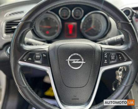 Белый Опель Инсигния, объемом двигателя 2 л и пробегом 213 тыс. км за 9900 $, фото 13 на Automoto.ua