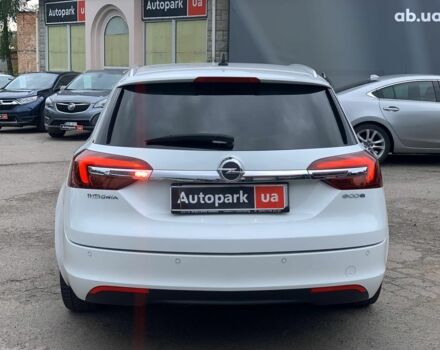 Белый Опель Инсигния, объемом двигателя 2 л и пробегом 241 тыс. км за 10290 $, фото 5 на Automoto.ua