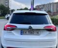 Белый Опель Инсигния, объемом двигателя 2 л и пробегом 348 тыс. км за 8999 $, фото 4 на Automoto.ua