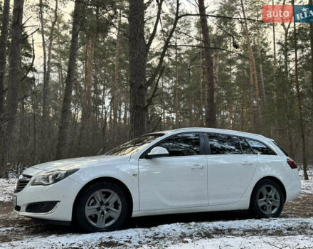 Белый Опель Инсигния, объемом двигателя 2 л и пробегом 317 тыс. км за 8700 $, фото 5 на Automoto.ua