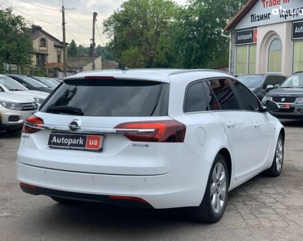Белый Опель Инсигния, объемом двигателя 2 л и пробегом 241 тыс. км за 10290 $, фото 4 на Automoto.ua