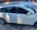Белый Опель Инсигния, объемом двигателя 2 л и пробегом 261 тыс. км за 7800 $, фото 2 на Automoto.ua