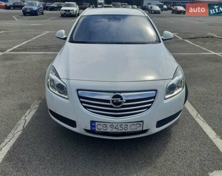 Білий Опель Інсігнія, об'ємом двигуна 1.96 л та пробігом 210 тис. км за 9500 $, фото 2 на Automoto.ua