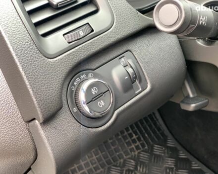 Белый Опель Инсигния, объемом двигателя 2 л и пробегом 241 тыс. км за 10290 $, фото 22 на Automoto.ua