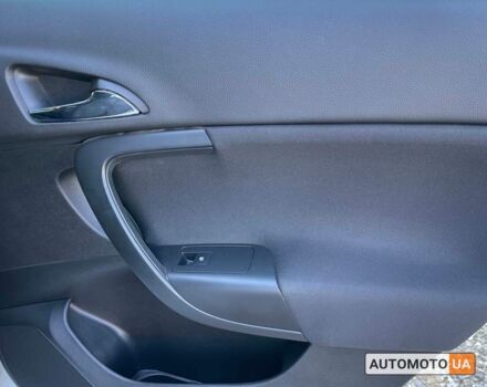 Белый Опель Инсигния, объемом двигателя 2 л и пробегом 292 тыс. км за 9400 $, фото 20 на Automoto.ua