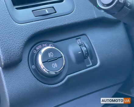 Белый Опель Инсигния, объемом двигателя 2 л и пробегом 292 тыс. км за 9400 $, фото 8 на Automoto.ua