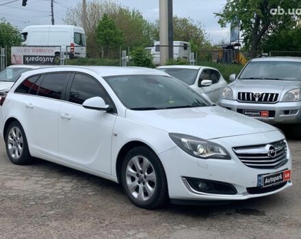 Белый Опель Инсигния, объемом двигателя 2 л и пробегом 241 тыс. км за 10290 $, фото 2 на Automoto.ua