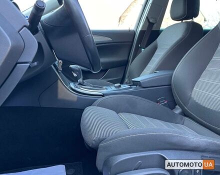 Белый Опель Инсигния, объемом двигателя 2 л и пробегом 292 тыс. км за 9400 $, фото 9 на Automoto.ua