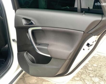 Белый Опель Инсигния, объемом двигателя 2 л и пробегом 241 тыс. км за 10290 $, фото 16 на Automoto.ua