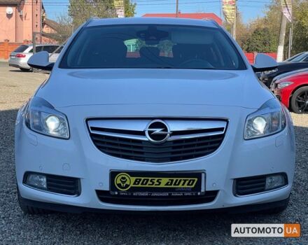 Белый Опель Инсигния, объемом двигателя 2 л и пробегом 292 тыс. км за 9400 $, фото 1 на Automoto.ua